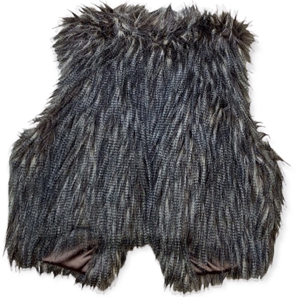 Romeo & Juliet Couture Blue and Gray Fuzzy Faux Fur Vest - Picture 4 of 14
